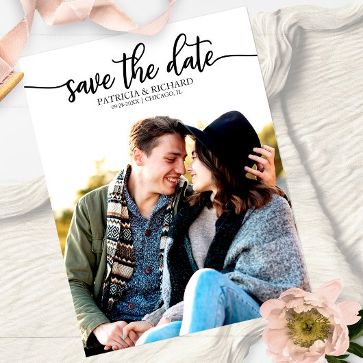Elegante Kalligrafie Wedding Save the Date Foto Postkarte