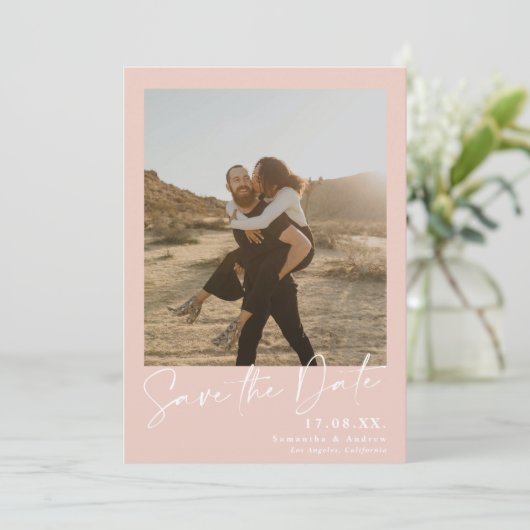 Elegante Kalligraphie rosa 2 Fotos Save the Date (Stehend Vorderseite)