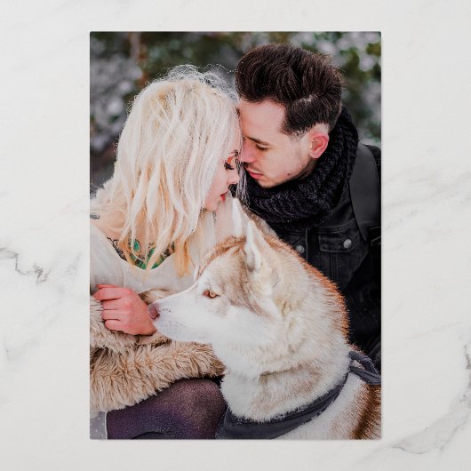 Elegante Kalligraphie Zwei Fotos Save the Date Foi Folieneinladung (Rückseite)