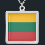 Elegante Kette mit Flagge Litauens Versilberte Kette<br><div class="desc">Fügen Sie Ihrer Schmuckkollektion eine Touch litauischen Stolzes mit dieser eleganten Halskette mit der litauischen Flagge hinzu! Diese Halskette wurde mit viel Liebe zum Detail gestaltet und verbindet zeitlose Eleganz mit Nationalstolz. Der Anhänger zeigt die lebendige litauische Fahne in einem raffinierten Design und macht sie zu einem sinnvollen Accessoire für...</div>