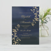 Elegante klassische Hochzeit mit blühendem Gold Einladung (Stehend Vorderseite)