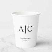 Elegante klassische White Monogram Wedding Pappbecher (Vorderseite)