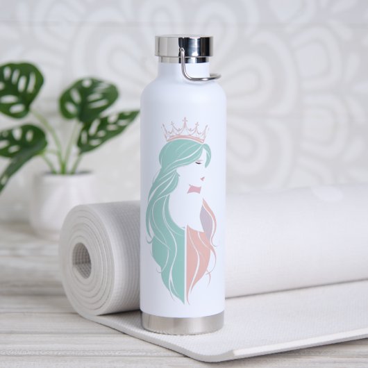 "Elegante Königin mit Krone" Pastelldesign Trinkflasche (Yoga (gedreht))