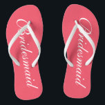 Elegante Korallenhochzeit-Flip-Flops für Brautmädc Badesandalen<br><div class="desc">Elegante Korallen rosa Hochzeitsflip Flops für Brautmädchen. Benutzerdefinierte Hintergrund- und Gurtfarbe mit Namen oder Monogramm-Initialen optional. Moderne Sandalen mit stilvoller Schriftzeichen-Kalligraphie-Typografie. Niedliches Gastgeschenk zum Thema Hochzeit, Hochzeit, Brautparty, Verlobung, Jubiläum, Grillen, Bachelorette, Bachelor, Girls Wochenendausflug etc. Machen Sie Ihr eigenes klassisches Flipflops-Set für Braut und Bräutigam, Brautmädchen, Blume, Brautmutter, Trauzeuge, Teambride,...</div>