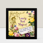 Elegante, kreative Geschenke für 21-jährige Weibch Erinnerungskiste<br><div class="desc">Erleben Sie den Zauber unseres Vintagen Fairy-Blume-Designs mit einem wunderschönen Blumenmotiv und einer whimsical Fee. Passen Sie Ihre Nachricht,  Ihren Gruß und Ihren Namen an,  um ein einzigartiges Dekor zu kreieren. Ideal,  um Ihrem Zuhause Magie hinzuzufügen.</div>