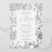 Elegante Kreuzkalligrafie Blumensilbertaufen Folieneinladung (Vorderseite)