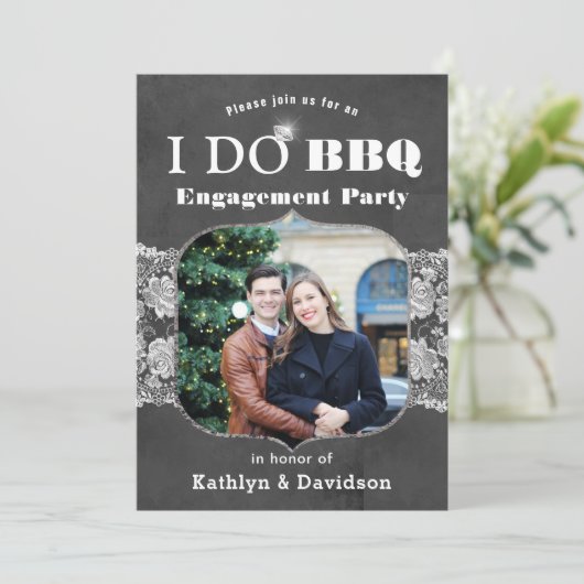 Elegante Lace 5 Foto Engagement Party Einladung (Stehend Vorderseite)