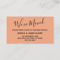 Elegante Lachs-Typografie "We ve Moved"-Karte