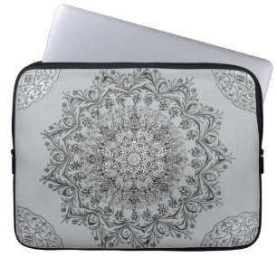 Elegante Laptop-Hülle mit Mandala-Muster in Silber Laptopschutzhülle