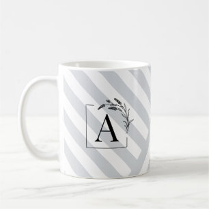 Elegante Lavendelzweige Monogramm Tasse