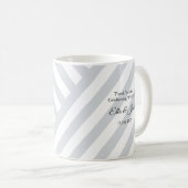 Elegante Lavender Sprigs Monogram-Tasse Kaffeetasse (VorderseiteRechts)
