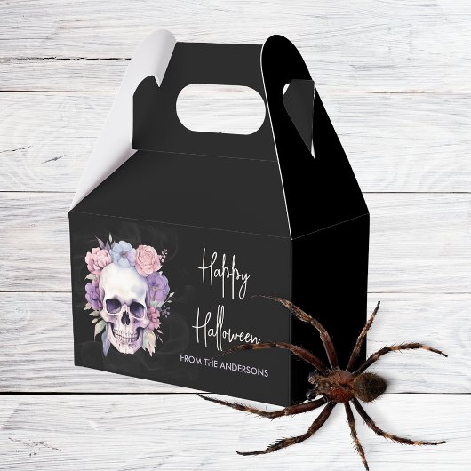 Elegante Leckerei mit Blumen und Skull-Gothic Geschenkschachtel
