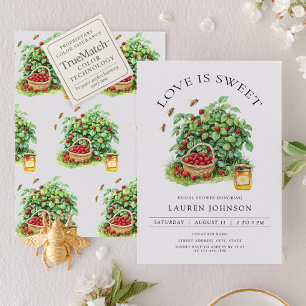 Elegante Liebe ist süßes Berry Greenery Brautparty Einladung