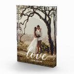 Elegante Liebe Script Wedding Foto Neu Gerahmt<br><div class="desc">Genießen Sie den Augenblick, in dem sich Ihr Herz in einem Schaufenster von Eleganz mit dem eleganten Script Wedding Foto in Liebe vereint. Newlyweds Gerahmt Block von LD Design Loft. Dieses exquisit fertige Bild ist ein Schiff für Ihre hochgeschätzten Erinnerungen, ein Portal bis zum Tag zwei Soule wurde eins unter...</div>