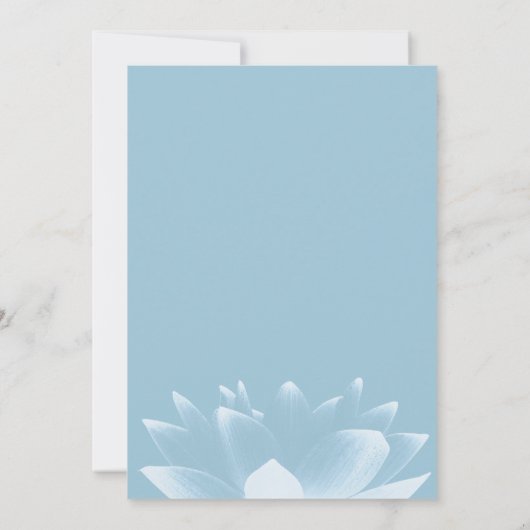 Elegante Light Blue Lotus Blume Hochzeit Einladung (Rückseite)