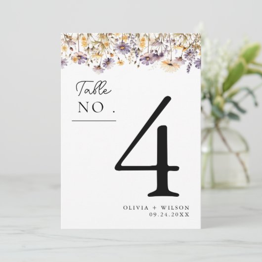 Elegante Lila blumengeschmückte Hochzeitsfeier Tis Einladung (Stehend Vorderseite)