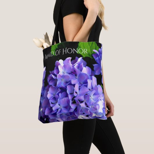 Elegante, lila, blumengeschmückte Hydrangeas Tasche (Von Nahem)