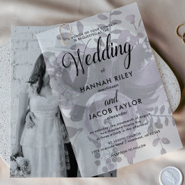 Elegante Lila Blumenkalligraphie Hochzeit Pergament Einladungen