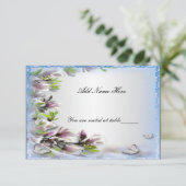 Elegante Lila Blütenschmetterlingstische Platzkart Einladung (Stehend Vorderseite)