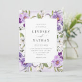 Elegante Lila botanische Hochzeit Einladung (Stehend Vorderseite)
