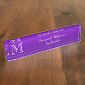 Elegante Lila Imitate Metal Monogram Student Namensplakette (Seite)