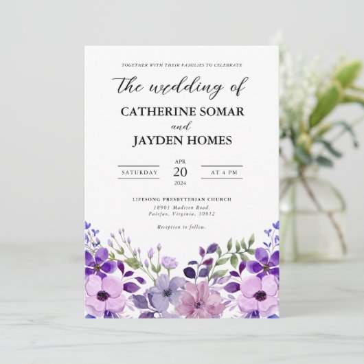 Elegante Lila Liebe Hochzeit Einladung (Stehend Vorderseite)