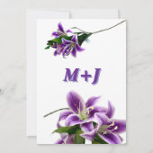 Elegante Lila Lily Floral Minimalistisch Hochzeit Einladung (Rückseite)