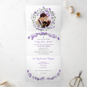 Elegante Lila Peony Floral Wedding Dreifach Gefaltete Einladung