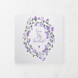 Elegante Lila Peony Floral Wedding Dreifach Gefaltete Einladung