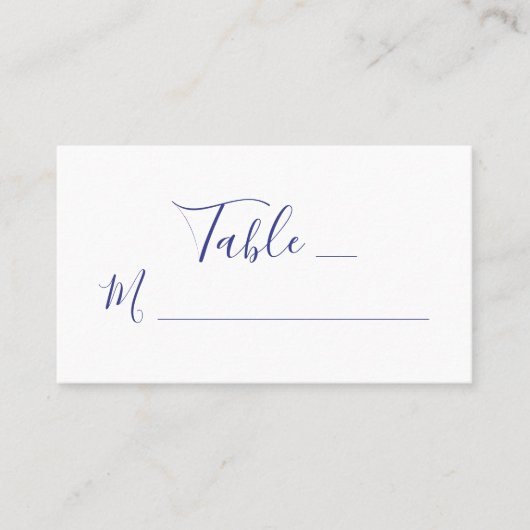 Elegante Lila Skriptkalligraphie auf White Wedding Platzkarte (Vorderseite)