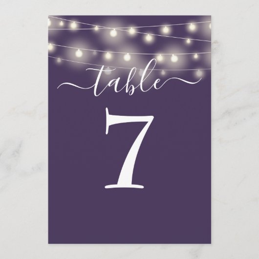 Elegante Lila String Lights-Tischnummer Einladung (Vorderseite)
