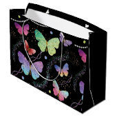 Elegante Lila und blaue Schmetterlinge Große Geschenktüte (Rückseite Schrägansicht)