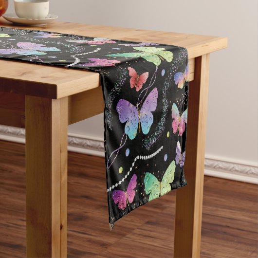 Elegante Lila und blaue Schmetterlinge Kurzer Tischläufer (Beispiel)