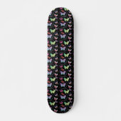 Elegante Lila und blaue Schmetterlinge Skateboard (Vorne)