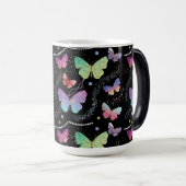 Elegante Lila und blaue Schmetterlinge Verwandlungstasse (VorderseiteRechts)