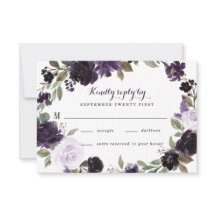 Elegante Lila und goldgrüne Blütenhochzeit