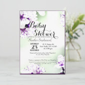 Elegante Lila und weiße Lilien auf sanft grün Einladung (Stehend Vorderseite)