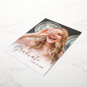 Elegante Luxe Foto Rose Goldene Graduate Folieneinladung (Gedreht)