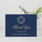 Elegante Luxury Gold Monogram Navy Blue Wedding Dankeskarte (Stehend Vorderseite)