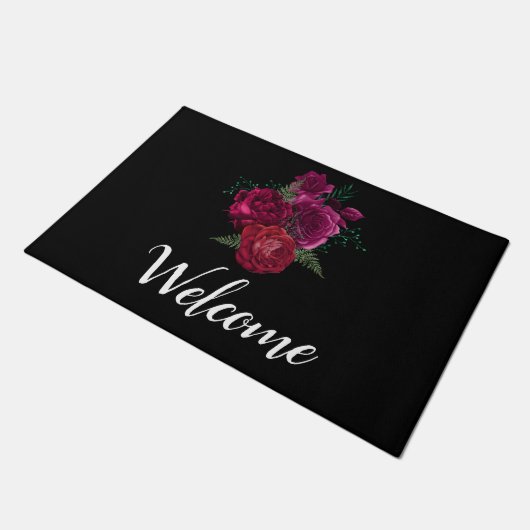 Elegante Magenta Rose Floral Bouquet Willkommen Fußmatte (Schrägansicht)