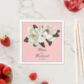 Elegante Magnolienblüten auf Rosa Serviette (Beispiel)