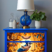 Elegante Majestic Blue Jay im Herbstglühen Seidenpapier