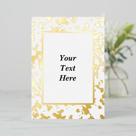 Elegante Marbled Gold Foil Blank Invitation Card Folieneinladung (Stehend vorne)