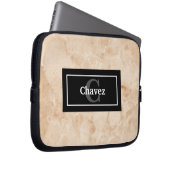 Elegante Marmorgestein-Textur mit Name und Monogra Laptopschutzhülle (Vorne Rechts)