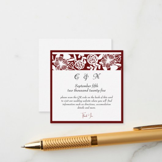Elegante Maroon Monogram Details Enclosure Card Begleitkarte (Vorderseite/Rückseite Beispiel)