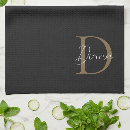 Elegante Midnight Black Mossy Gold Script Monogram Geschirrtuch (Gefaltet)