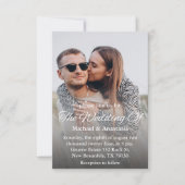 Elegante Mindest-Typografie-Foto Einladung (Vorderseite)