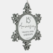 Elegante Minimal 15-jährige Hochzeit-Keramik Schneeflocken Zinn-Ornament (Links)