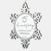 Elegante Minimal 15-jährige Hochzeit-Keramik Schneeflocken Zinn-Ornament (Rechts)