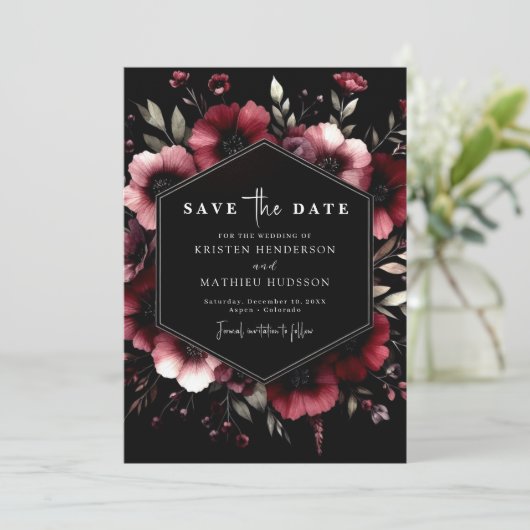 Elegante Minimal Burgundy Wedding Save The Date (Stehend Vorderseite)